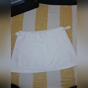 Lululemon brand Women's size 14, wrap front mid rise golf skirt